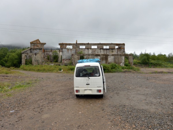 中古の軽自動車で北海道から南アフリカへ行ったら、ロックダウンと戦争で日本に帰れなくなりました【すみません、ボクら、迷子でしょうか？：第1話】