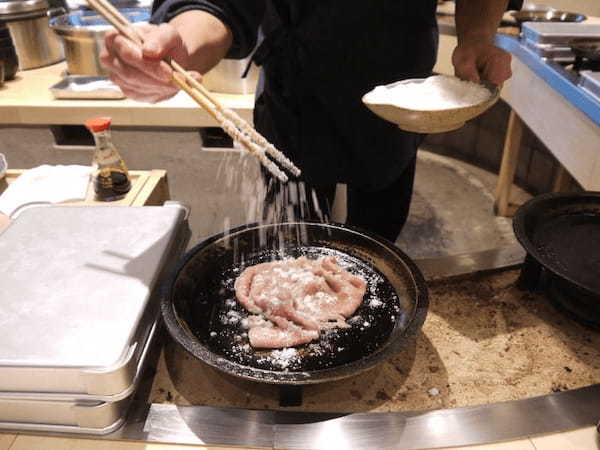 1人でも気軽に入れるすき焼き専門店の“元祖”「すき焼きちかよ」、いま話題の「野菜なしの1人すき焼き」を体験