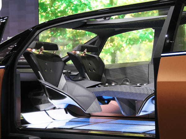 未来感たっぷりの「ニッサン ハイパー」シリーズ！ 日産ブースで目にできる3台のEVコンセプトカーと90周年記念モデル