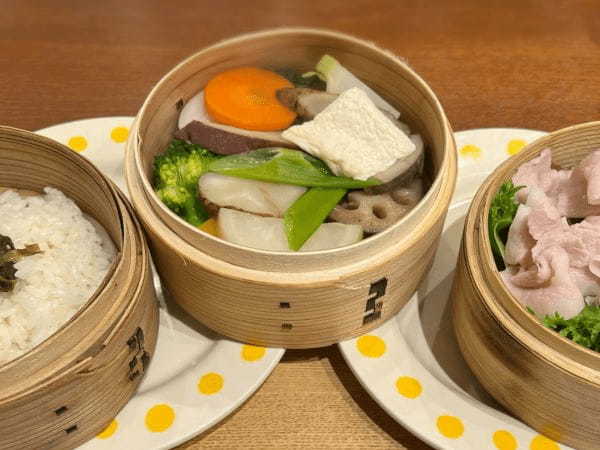 “ほったらかし調理”で注目集める「せいろ蒸し」、夏バテ予防に期待できる「熟成阿波尾鶏」のせいろ蒸しレシピを紹介