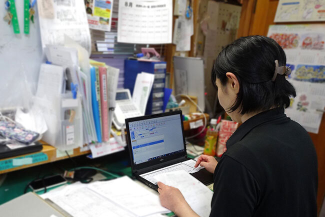 県内随一の濃い泉質と割安な料金で根強い人気 業務の積極的なICT化により来客数増に対応 あいまがわ温泉(群馬県)