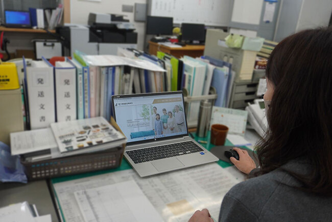 国交省推進のCCUS普及をきっかけに、一人親方をはじめ現場職人の技術認定や待遇改善を支援 本部内のデジタル支援体制も強化 香川県建設労働組合本部(香川県)