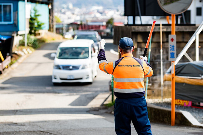 道路規制やイベント警備など多様な警備に強さを発揮　オンデマンド印刷機で資料や文字盤作成を大幅効率化し負担軽減を推進　プライムセキュリティーサービス（山梨県）