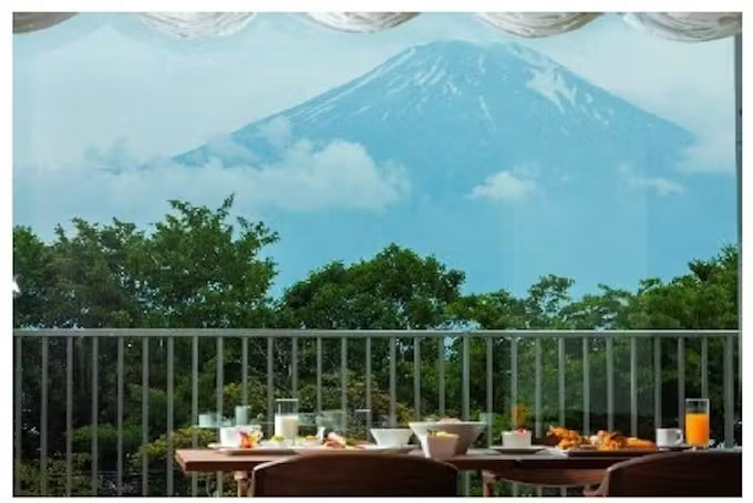 東京建物グループ、富士山ビューの愛犬同伴型ラグジュアリーリゾートホテル「レジーナリゾート山中湖」を開業