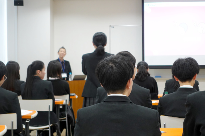 第一三共ヘルスケア、広尾学園で「みんなの生理痛プロジェクト for TEEN」による「生理痛について“学び・考える授業”」を開催