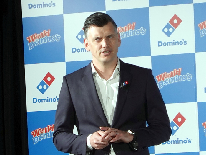 ドミノ・ピザ、欧州4ヵ国の人気肉ピザを日本人好みにアレンジした「ワールドドミノ 欧州編」を期間限定発売
