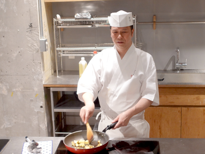 プレミアムウォーター、「麻布和敬」竹村竜二氏が食品ロス食材で「親子で体験お料理教室」を開催、アクアポニックスで収穫体験も