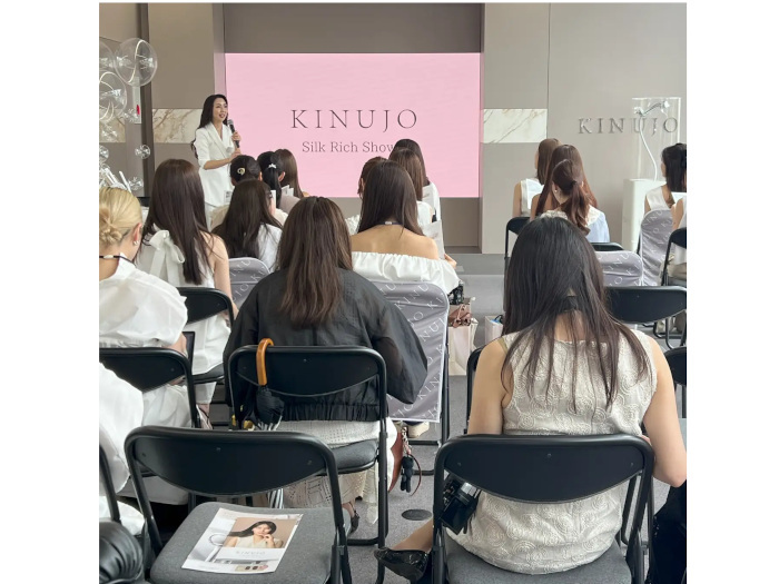 KINUJO、シャワーヘッド「KINUJO Silk Rich Shower」を発売、美容サロンAMA TOKYOによるヘアケアタッチアップも実施
