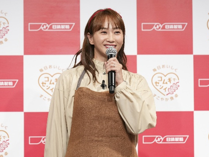 日清製粉、高食物繊維小麦粉「アミュリア」のブランドアンバサダーに藤本美貴さんが就任、夫の庄司智春さんと夫婦で魅力を体験